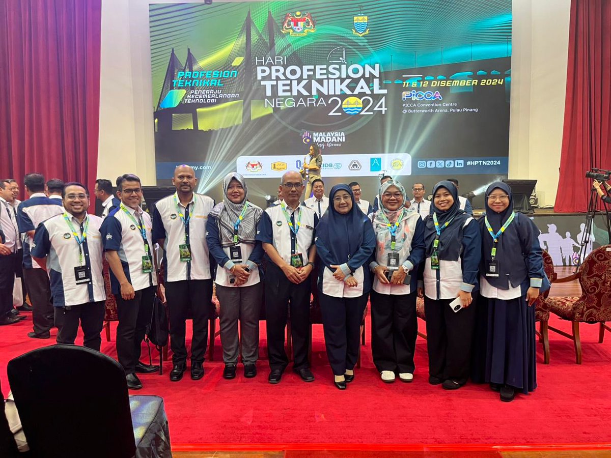 Sambutan Hari Profesion Teknikal Negara 2024 di PICCA, Pulau Pinang pada 11-12 Disember 2024. Turut hadir YBrs. Pengarah Kanan, Pengarah Khidmat Pakar dan JMPK BRBA1 (yang menjalankan tugas Pengarah Rekabentuk) bersama delegasi CKM.