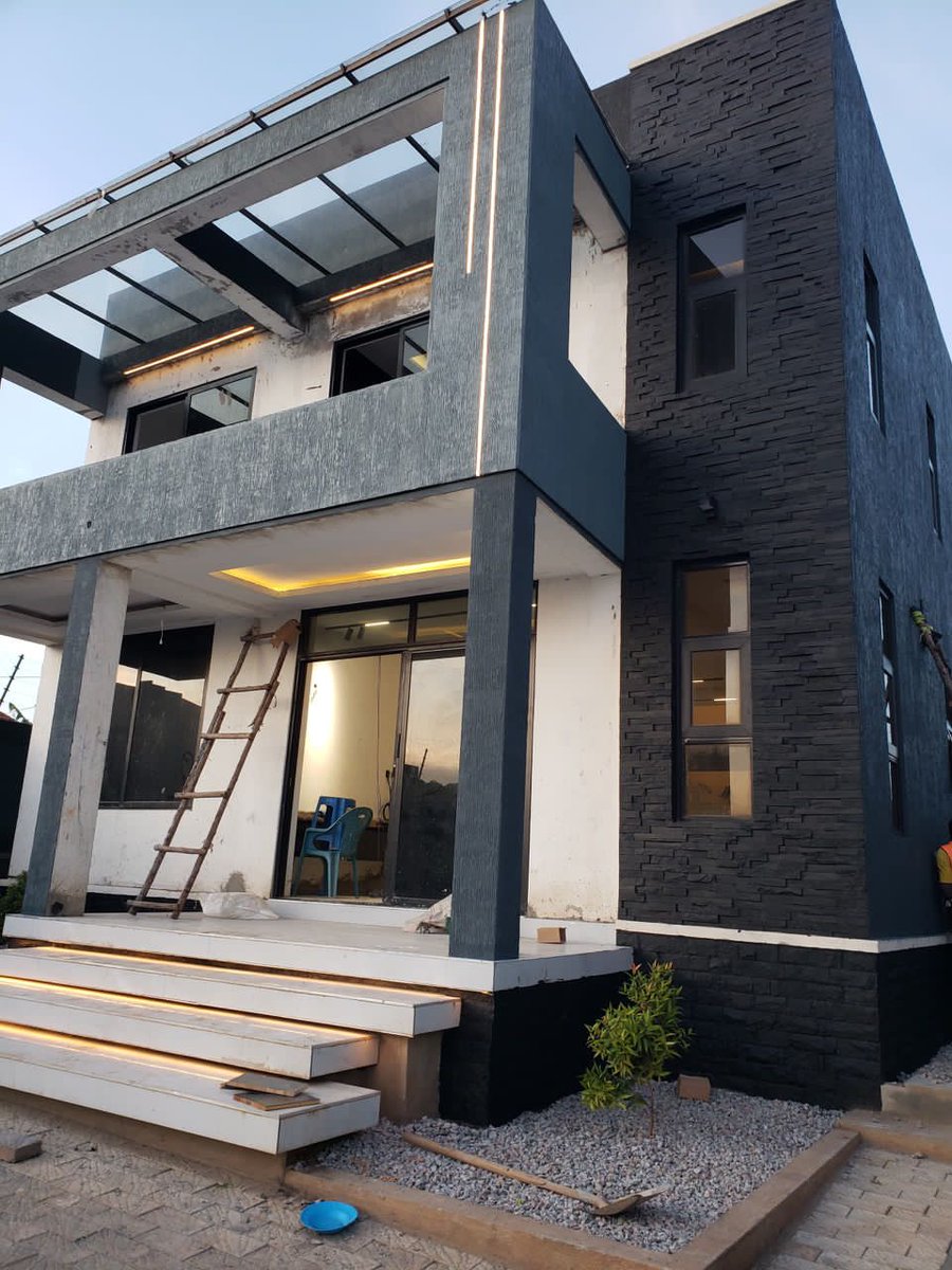 arclamackug's tweet image. Almost there!
What’s more exciting: the smell of fresh paint or the feel of your dream home coming to life? 🏡
📞 or Whats-app 0394 824 031, let's get you covered. 
#ConstructionGoals #dreamhomes