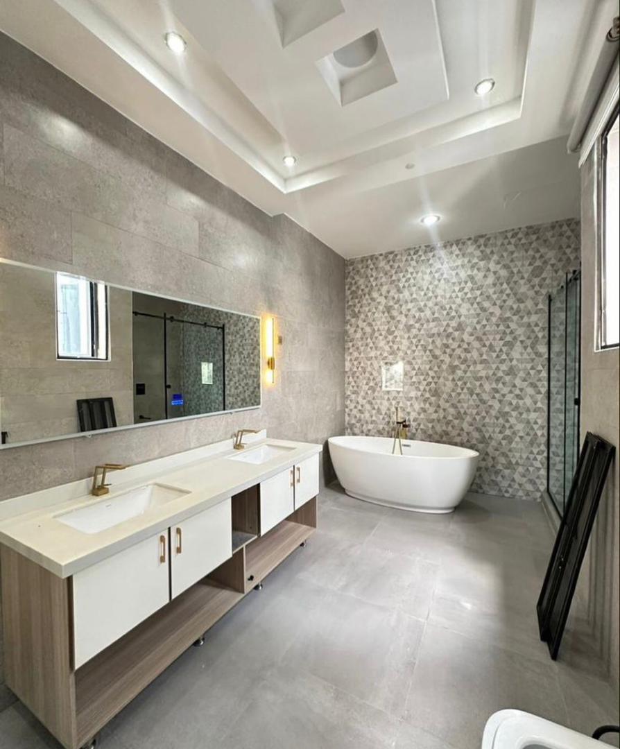 arclamackug's tweet image. Almost there!
What’s more exciting: the smell of fresh paint or the feel of your dream home coming to life? 🏡
📞 or Whats-app 0394 824 031, let's get you covered. 
#ConstructionGoals #dreamhomes