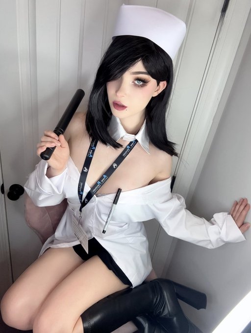 rewarding everyone who says 'me' w nurse joo nudies in their dms :3 https://t.co/nUm1nHupex