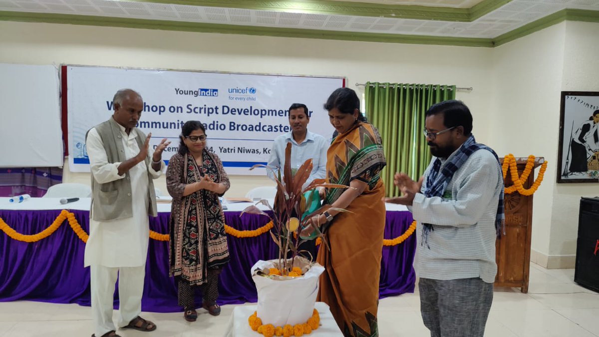 ShahAnsariLive's tweet photo. Workshop on Script Development for Community Radio Broadcasters begins at Konark, by @YoungIndiaIN in collaboration with @UNICEFIndia , aims to support the #NIPUNOdisha (FLN) campaign through a 2month awareness drive by #CommunityRadio across the state. #CommunityRadio4Change https://t.co/tCMjW2zu23