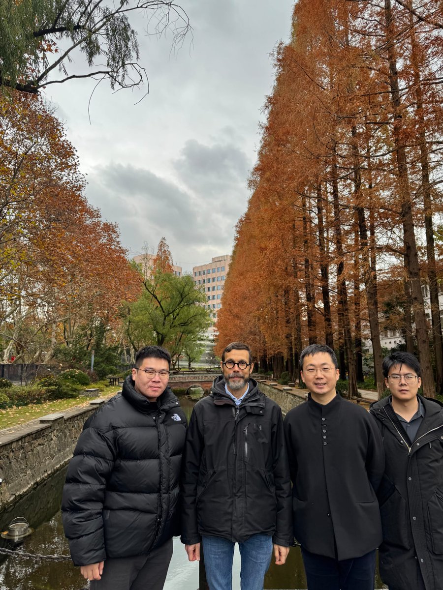 Proyecto Semilla de investigación conjunta China-UPM: Visita de Eduardo Juárez al campus de la universidad de Tongji en Shanghai acompañado del Profesor Peng Qi.

<a href="/La_UPM/">Universidad Politécnica de Madrid</a>  #UPM