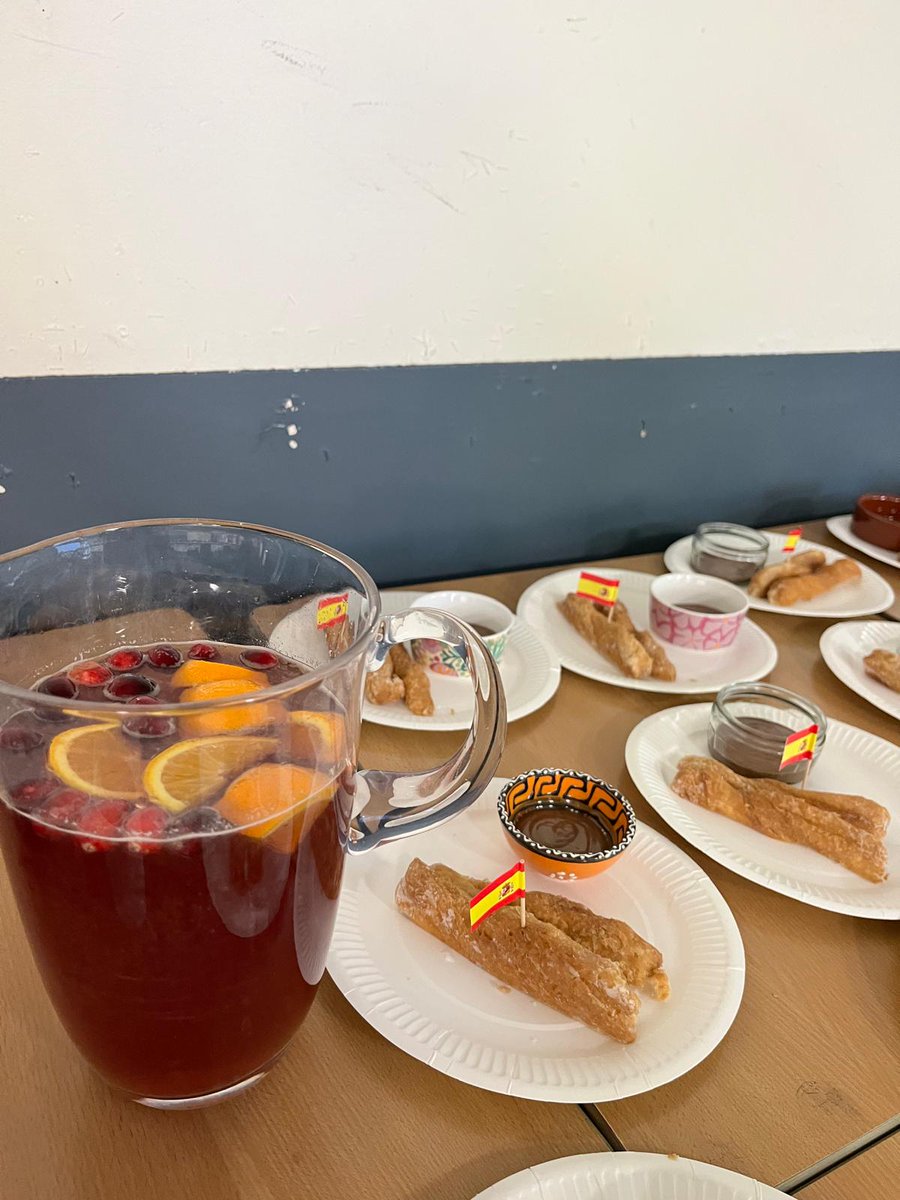 MCHSModLang's tweet photo. ¡Feliz Navidad! The Higher Spanish class had a Christmas party today…churros y chocolate y sangría. Some fun games including pass the parcel! Well deserved, everyone! 👏🏼 🇪🇸 🍫🎄🥳 https://t.co/Xhh9hyH2Bq