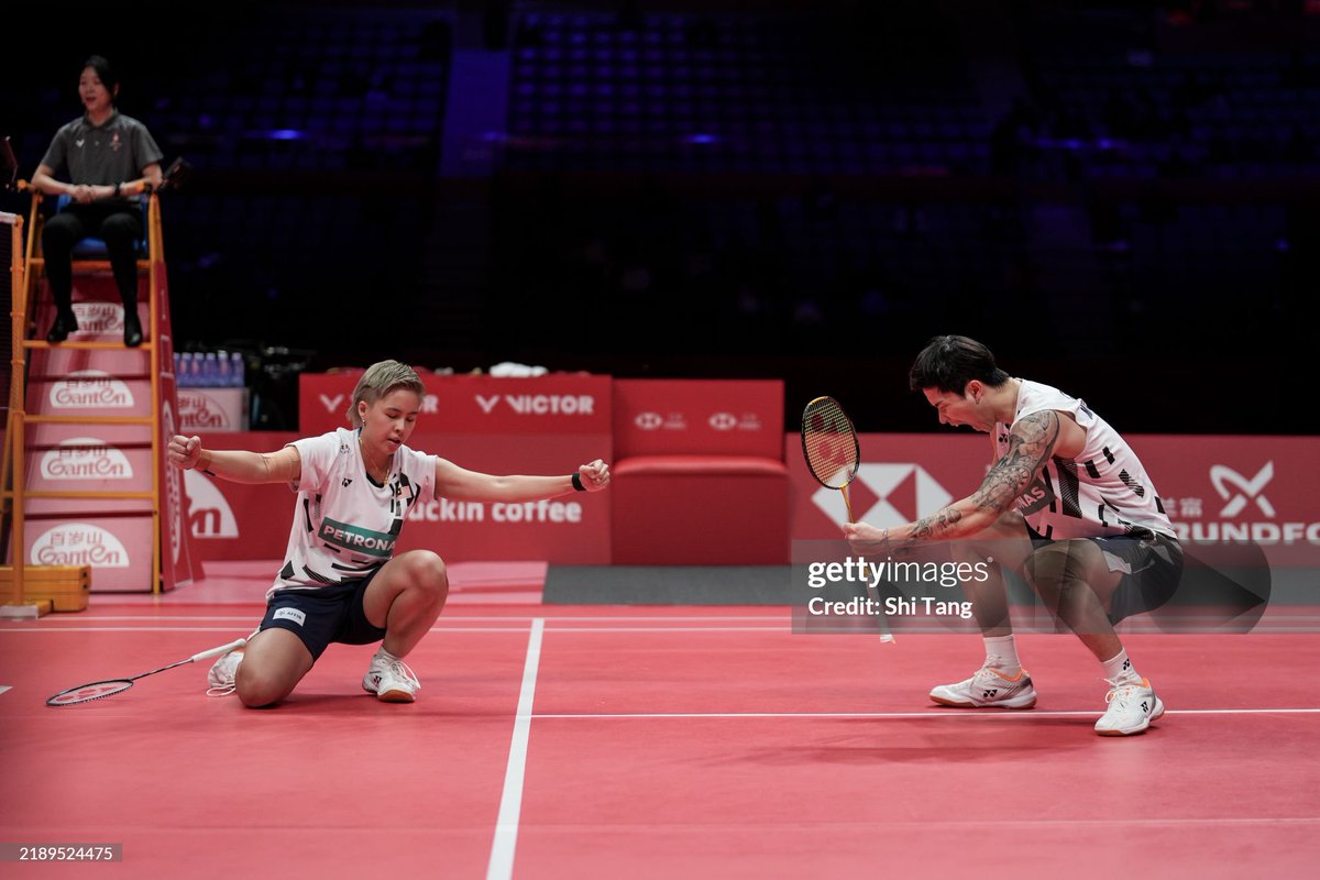 chentohpics's tweet image. into the semifinals!

#BWFWorldTourFinals #WTF2024