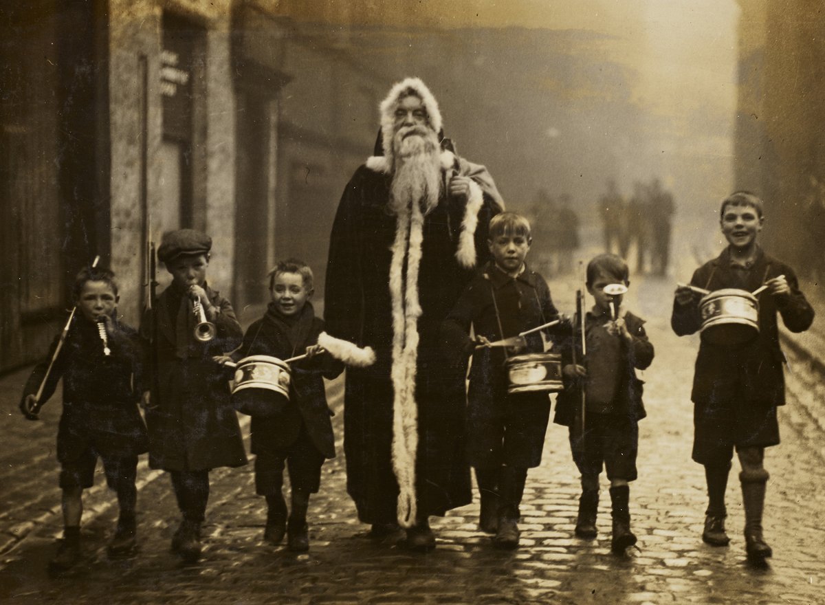 John Rylands Research Institute and Library (@thejohnrylands) on Twitter photo Since the 19th century our close neighbour <a href="/WoodSt_Mission/">Wood Street Mission</a> has provided a broad range of services at Christmas for children in need. Continuing to this day is the present distribution scheme. Read more on our blog ow.ly/wzCZ50M27ae
📷 Father Christmas & boys WSM/15/1/2 Since the 19th century our close neighbour <a href="/WoodSt_Mission/">Wood Street Mission</a> has provided a broad range of services at Christmas for children in need. Continuing to this day is the present distribution scheme. Read more on our blog ow.ly/wzCZ50M27ae
📷 Father Christmas & boys WSM/15/1/2