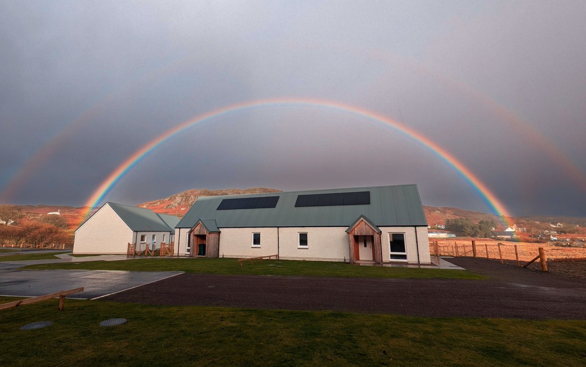 Islands Secretary <a href="/MairiGougeon/">Mairi Gougeon</a> congratulated <a href="/isleofcolonsay/">Isle of Colonsay</a> on welcoming their first tenants to their new community-led homes. 

The Cab Sec hopes to visit the project which received £1.69 million of Scottish Government funding to ensure a thriving future for Colonsay.