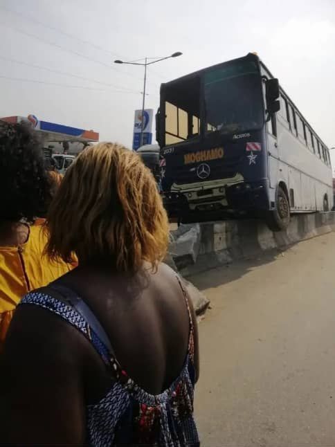 On voit de tout sur nos routes.
Celui la croyait qu'il pilotait un avion?