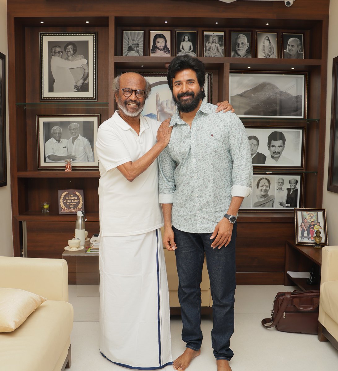 Siva_Kartikeyan's tweet photo. Happy birthday my dear Thalaiva ❤️🙏
#HBDSuperstarRajinikanth

@rajinikanth https://t.co/5egT1dNM8T