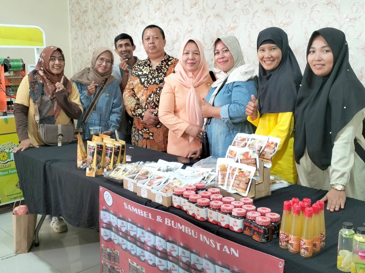 mentary_77's tweet photo. Bazar HUT Darmawanita Ke 25 @Gedung Wibawa Mukti Pemda Bekasi
12 Desember 2024 https://t.co/QHdlL3dqgb