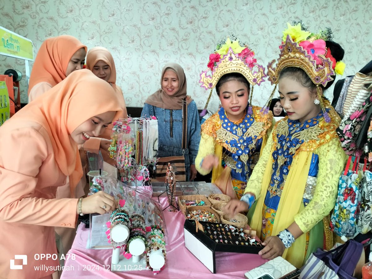 mentary_77's tweet photo. Bazar HUT Darmawanita Ke 25 @Gedung Wibawa Mukti Pemda Bekasi
12 Desember 2024 https://t.co/QHdlL3dqgb