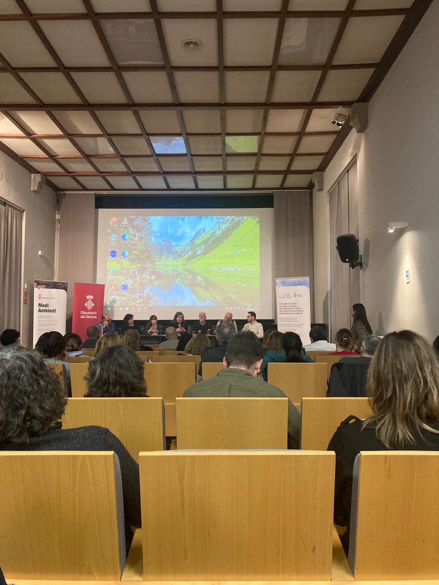 🙏 Gracias <a href="/RuthManzanares/">Ruth Manzanares</a> de <a href="/AnimalesGob/">D. G. Derechos Animales</a> por tantas aclaraciones en términos de gestión de #gatoscomunitarios a las entidades locales.
Tantas dudas y un solo objetivo.
¡Seguimos!

#benestaranimal #gatscomunitaris #colòniesfelines  #CER #ajuntament #dretsdelsanimals #assessoria