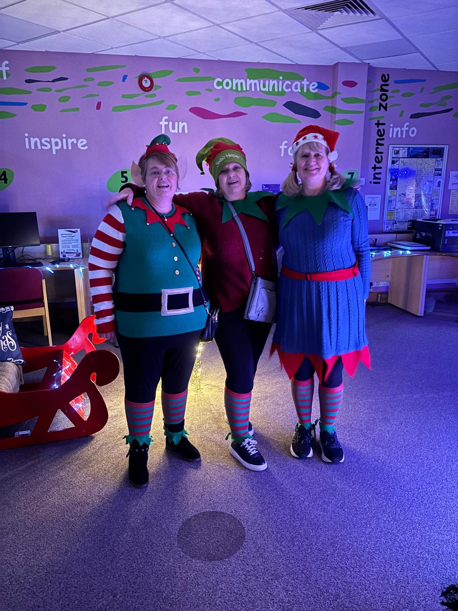 Friday night was Crowthorne's late night shop event.
Crowthorne library built a fabulous Grotto for Santa and his specialist library elves.
With over 800 people visiting it was a magical festive success!
 #crowthornelibrary #bracknelllibraries #SantasGrotto