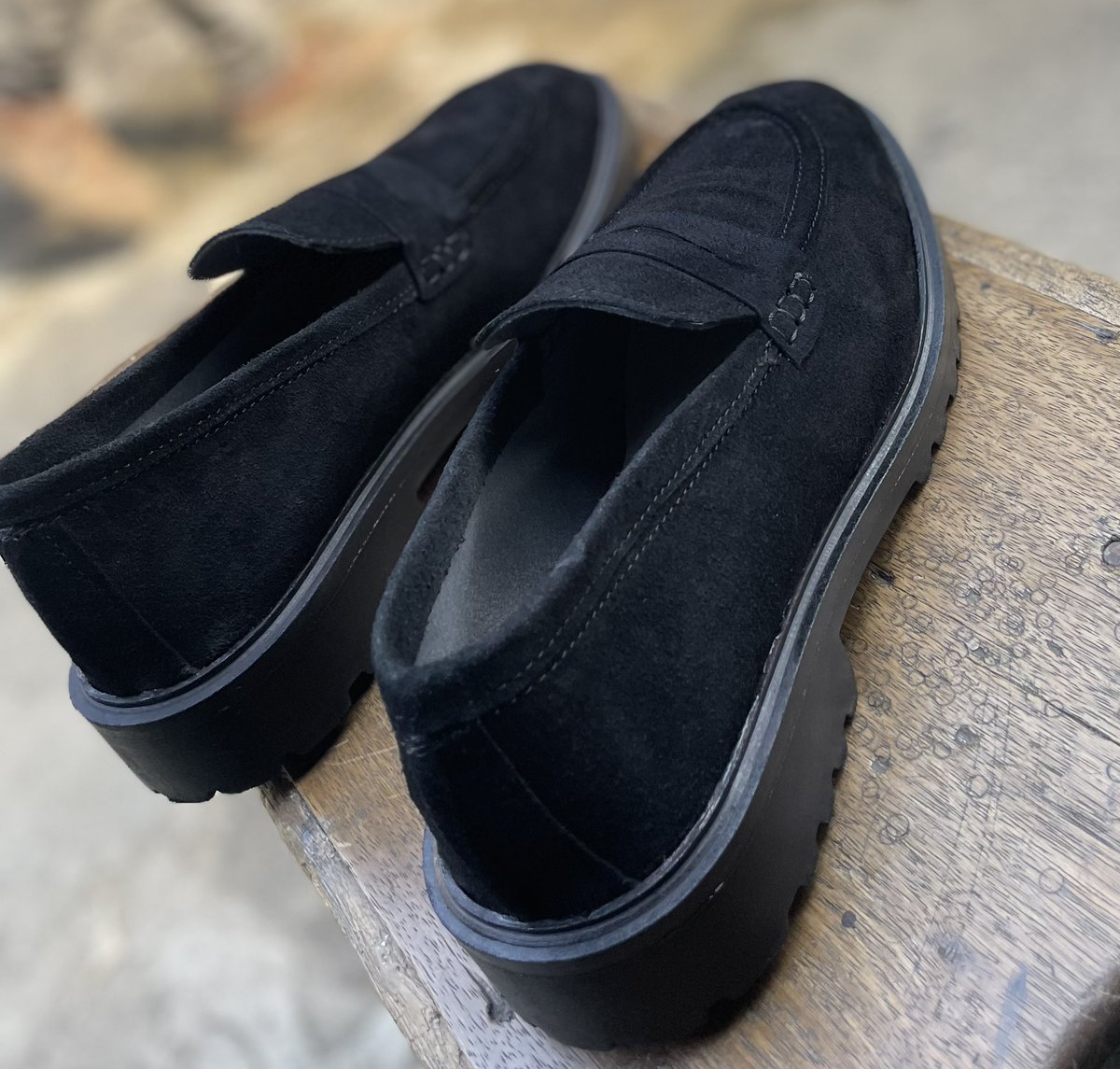 akwening's tweet photo. @SIKAOFFICIAL1 Locally made shoes and slippers. Get some for Christmas….#affordable https://t.co/rKIN2TQFpQ