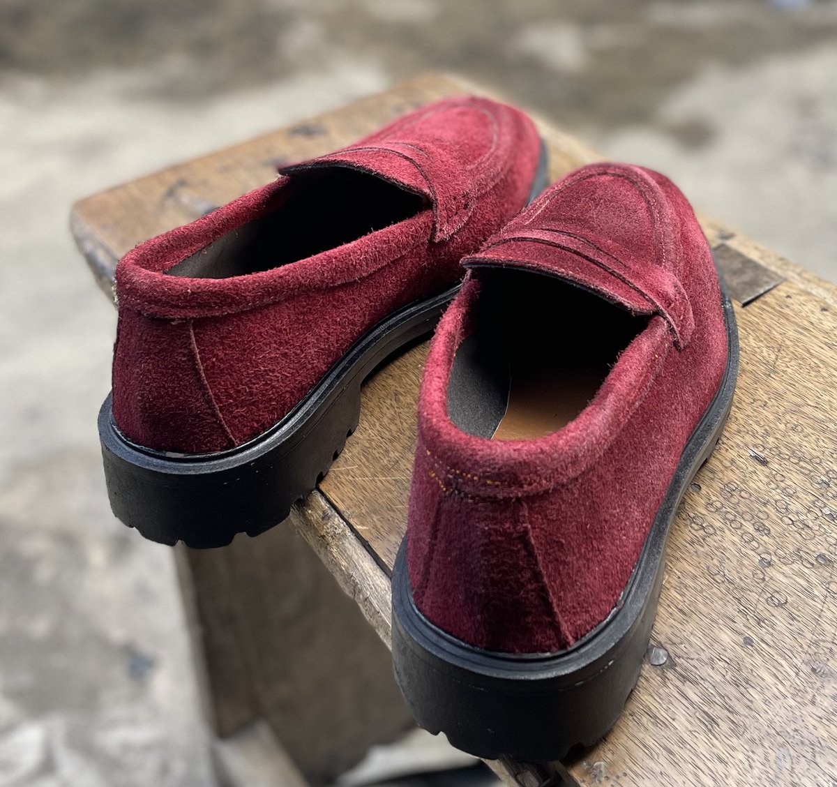 akwening's tweet photo. @SIKAOFFICIAL1 Locally made shoes and slippers. Get some for Christmas….#affordable https://t.co/rKIN2TQFpQ