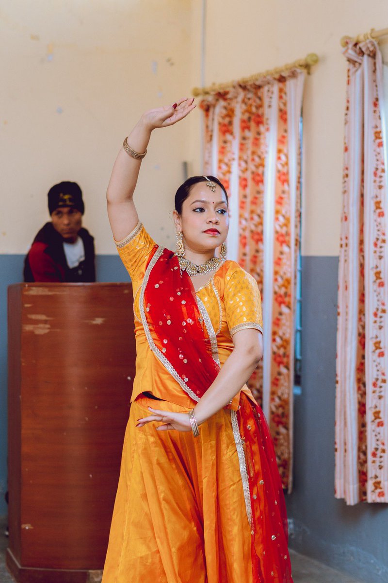 IndiaInNepal's tweet image. @IndiainNepal organised a lecture demonstration on the classical dance form of Kathak for the students of the Shree Bhadrakali  Secondary School in Pokhara🇳🇵that was constructed with Indian #HICDP assistance. 

Ms. Shikha Sharma and her dance troupe from 🇮🇳 engaged with the