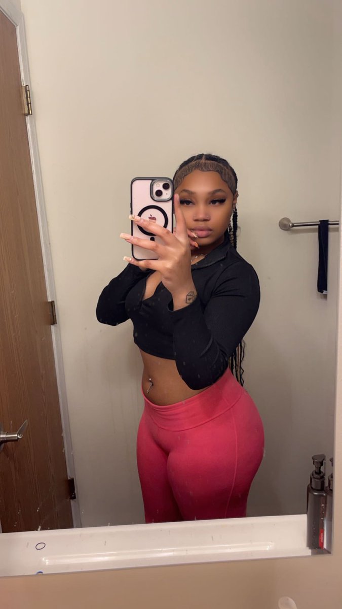 b33n_dat's tweet image. 5'5 165 lbs 🥲