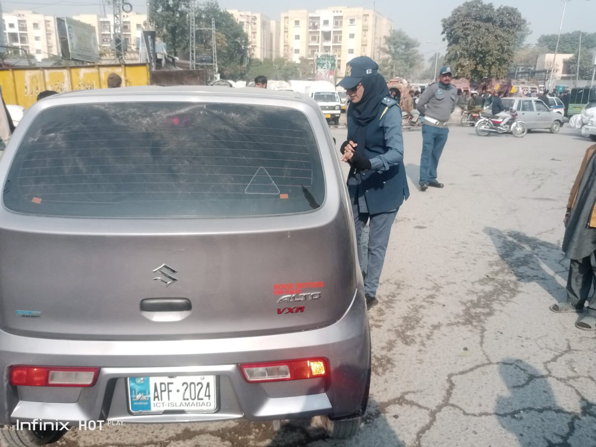 ctprwp's tweet photo. بغیر نمبر پلیٹس اور بلیک پیپر کے خلاف کارروائی جاری
بغیر نمبر پلیٹس اور بلیک پیپر والی گاڑیوں کے خلاف سخت کارروائی کی جا رہی ہے۔ عوام سے اپیل ہے کہ قوانین کی پابندی کریں اور ٹریفک کے نظام میں تعاون کریں۔
#TrafficRules #NumberPlates #BlackPapers #CTPRawalpindi https://t.co/giOyAlPzas