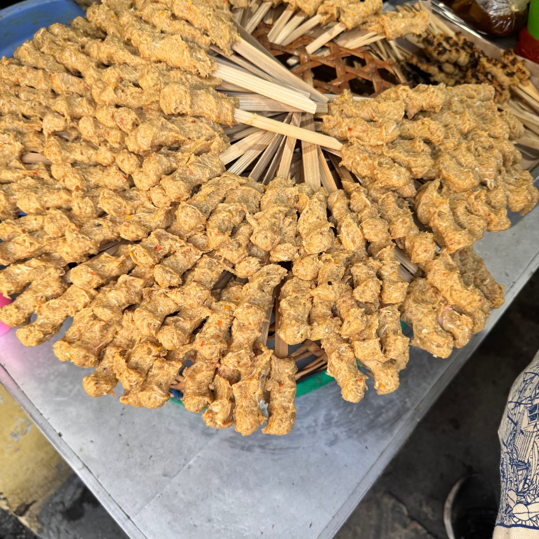 MeyrickWill's tweet photo. Today, we take a seat at Warung Ikan Laut Gusti Aji, where the story of resilience meets the art of Balinese seafood. Dive into the full story and the incredible food over on WMTV, my YouTube channel. https://t.co/R0lxq0OXbd