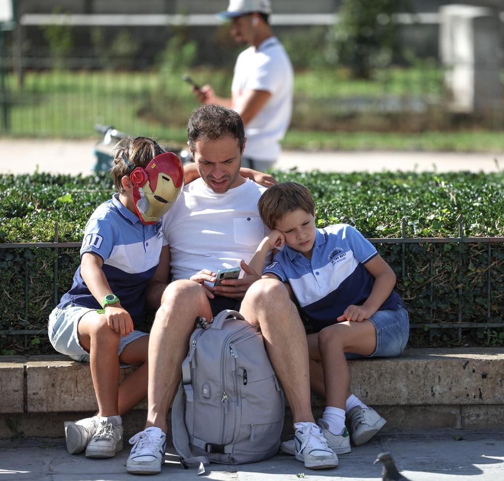 “I told you, I don’t want to join your super-secret boy band.”--- Iron Man 

#StreetPhotography #SeeYaPhotography