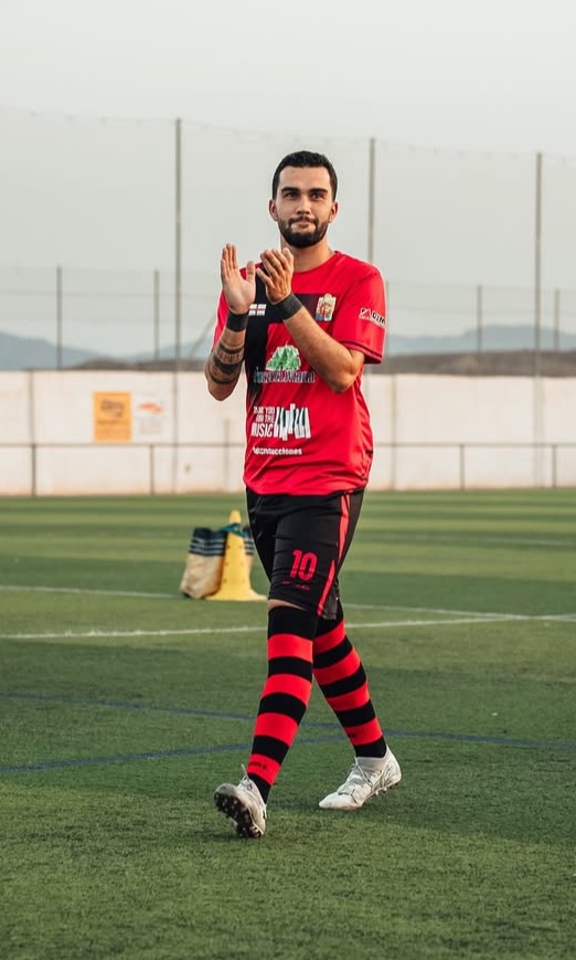 Nacional10x's tweet photo. Preferente Autonómica - Fichajes
Nuevo refuerzo para el CD Lumbreras con la incorporación del medio centro almeriense José Daniel. Centrocampista con mucho sentido en el juego que proviene del Cuevas CF y anteriormente compitió en Club Atlético Pulpileño (3 RFEF y bases) https://t.co/1T8ypFojQY
