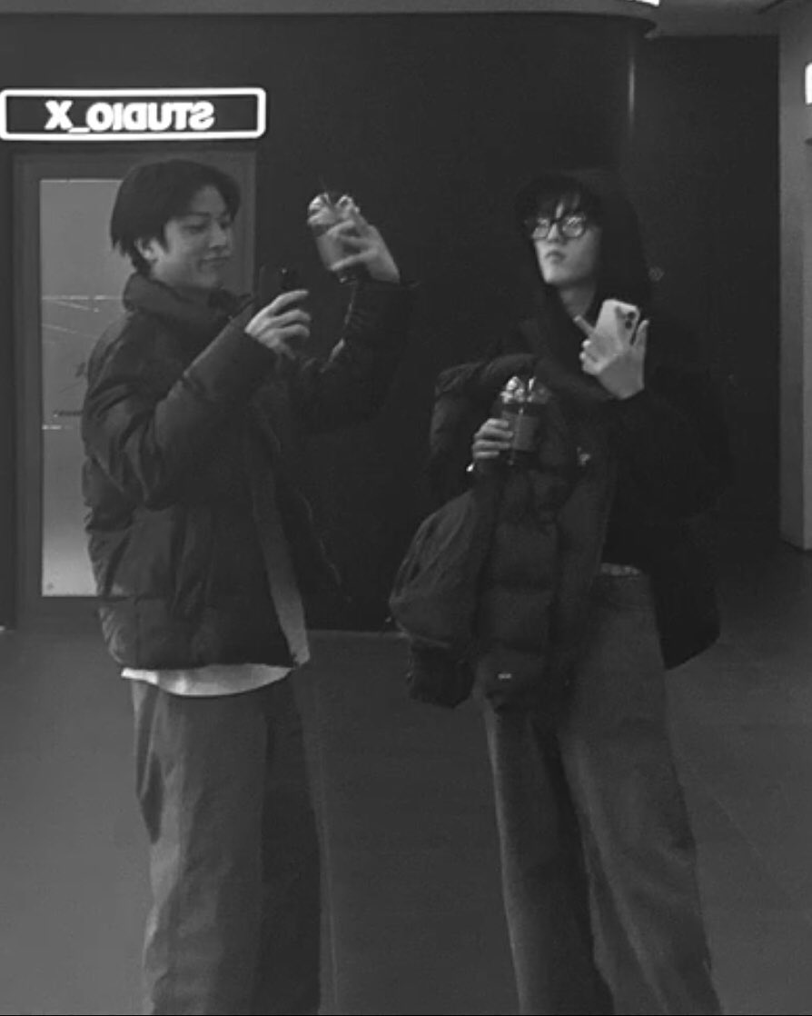 hd_haruto's tweet photo. haruto and junghwan 🖤 https://t.co/WQ4kvBFVBm