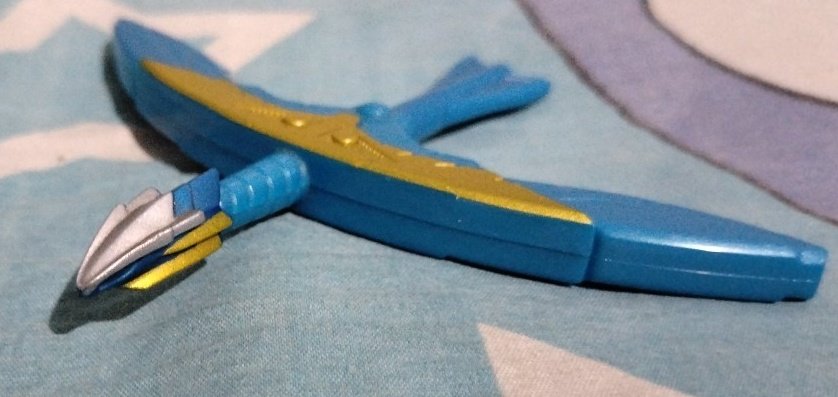 risa_taufik's tweet photo. A transforming weapon is never dissapoint
The gimmick is unique which can transform into weapon mode to other mode
Well I present to you, Garuda Arrow TDR5000
(Actually, that's Helios in storm mode in Bima-X mini weapon toyline)
#tokusatsu 
#BimaX https://t.co/UdM0v82G07