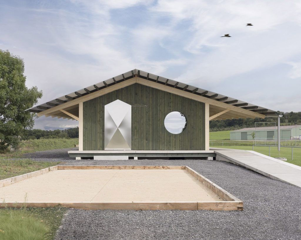 afasiaarq's tweet image. #LOCALARCHITECTURE buff.ly/3ZNilpe | posted by afasia | daily entries on contemporary art and architecture #afasiaarchzine #afasiaarq |
SPORTS FACILITY . DAILLENS LOCALARCHITECTURE . photos: © Matthieu Gafsou / LOCALARCHITECTURE With its small…