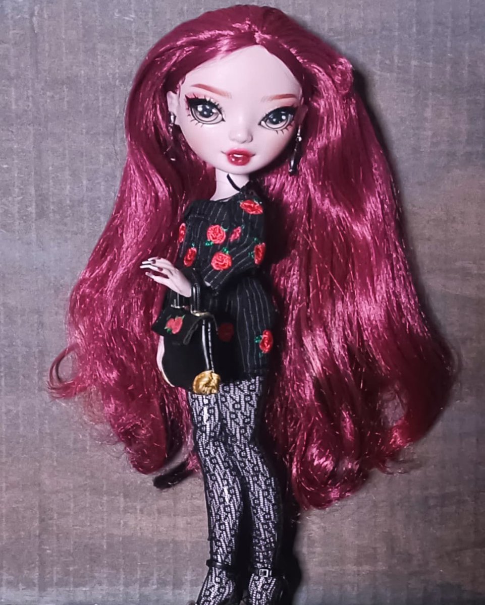 VeronicaStorm98's tweet photo. So, I finally unboxed Daria, and she is gorgeous!π€π
#rainbowhigh #shadowhigh #mga #dolls #dariaroselyn #rainbowhighseries3 #scarletrose #shadowhighseries3 #rainbowhighdoll #rainbowhighdolls #shadowhighdoll #shadowhighdolls #dollreview #dollphotography #restyle #dollrestyle https://t.co/jUYV87hALR