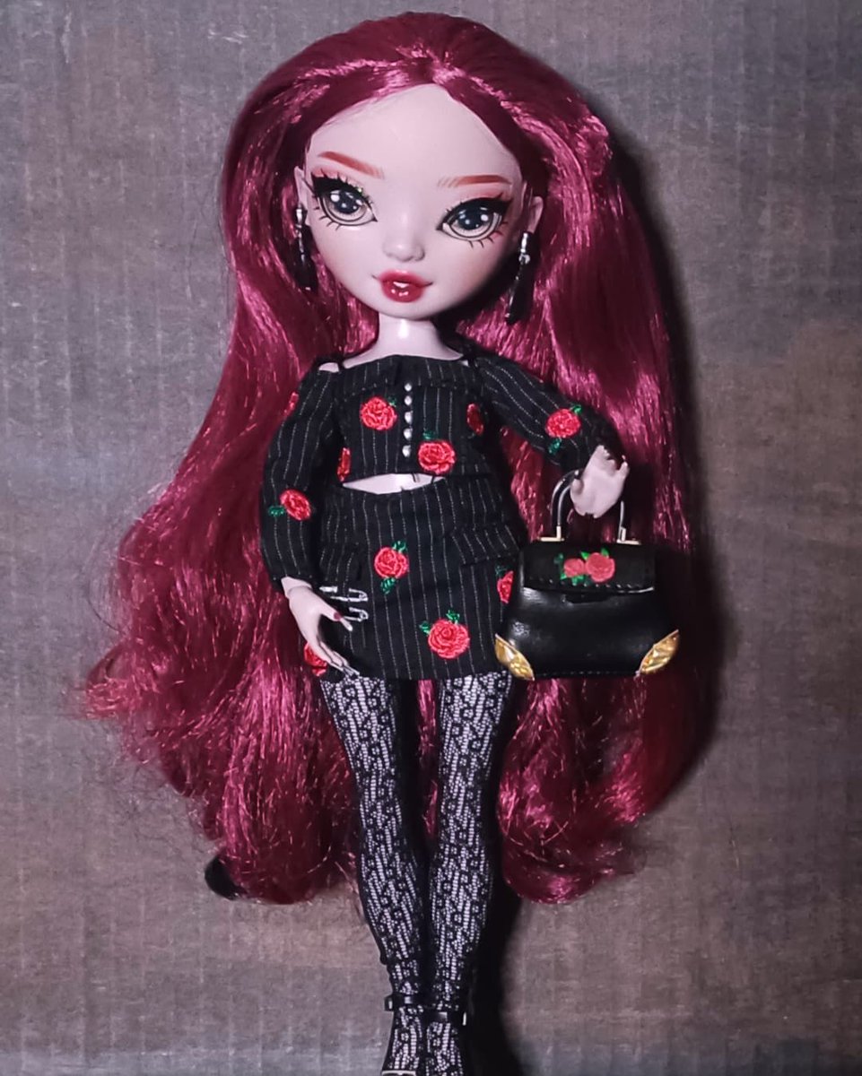 VeronicaStorm98's tweet photo. So, I finally unboxed Daria, and she is gorgeous!π€π
#rainbowhigh #shadowhigh #mga #dolls #dariaroselyn #rainbowhighseries3 #scarletrose #shadowhighseries3 #rainbowhighdoll #rainbowhighdolls #shadowhighdoll #shadowhighdolls #dollreview #dollphotography #restyle #dollrestyle https://t.co/jUYV87hALR