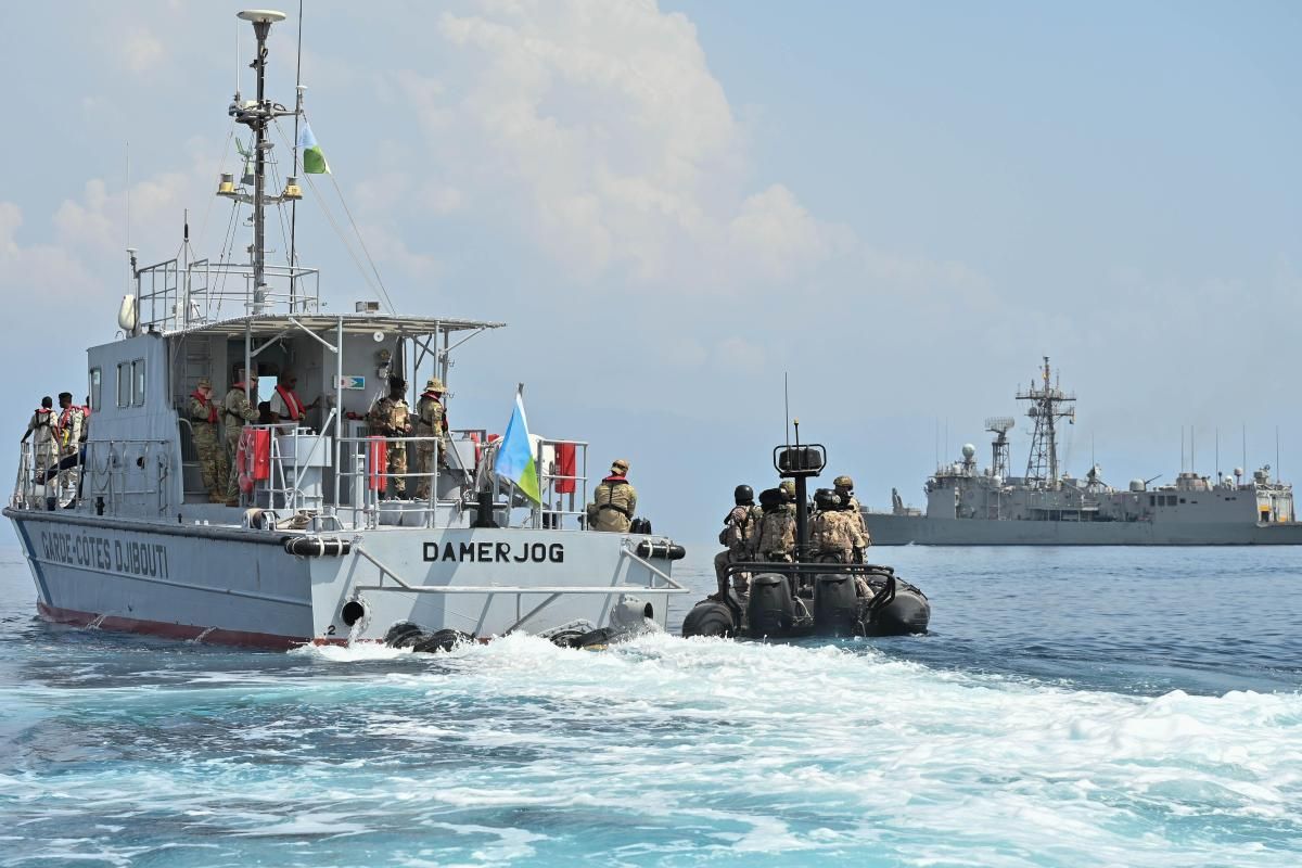 swissinfo_it's tweet photo. Il Golfo di #Aden sta assumendo un ruolo strategico sempre più importante. La Svizzera ha interessi concreti, ma poca influenza politica. Cerca di ottenerla attraverso buone relazioni, ad esempio grazie ai #coralli. https://t.co/VXTbHHZnqh #corallo #cornodafrica #corallo https://t.co/XFl0X2lg1y