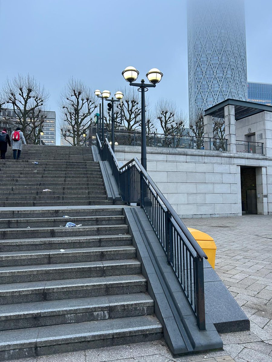 hawkesh19's tweet photo. @TowerHamletsNow this elevator is closed most of the time. How are pregnant women, people with mobility issues, people with heavy luggage supposed to climb these stairs? Can you please resolve this once and for all? Thanks. #London @CanaryWharfGrp #westferry https://t.co/UuEQ0pb6Cq