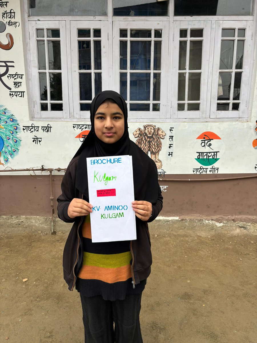 KV_Aminoo's tweet photo. "Our students showcased their creativity and knowledge in the 'Dekho Apna Desh' contest, designing an inspiring brochure to celebrate Kashmir's beauty and heritage!"
#BhashaUtsav2024, #NEP2020, #Multingualsim,
#UnityThroughLanguages, #SchoolEducation https://t.co/7kKsxfGn3T
