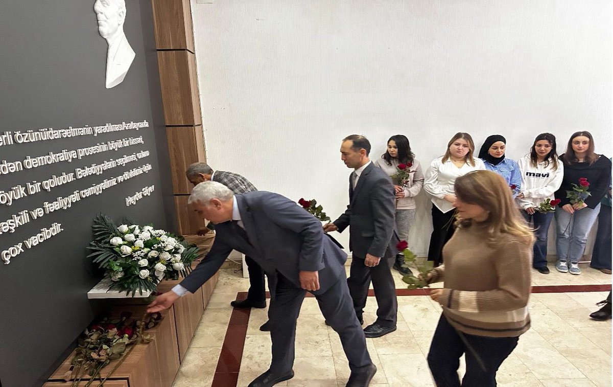 abmagovaz's tweet photo. Ümummilli Lider Heydər Əliyevin Anım Günü ilə bağlı ABMA-da tədbir keçirilib
#ABMA #AnımGünü https://t.co/hNYt2wc8Rs