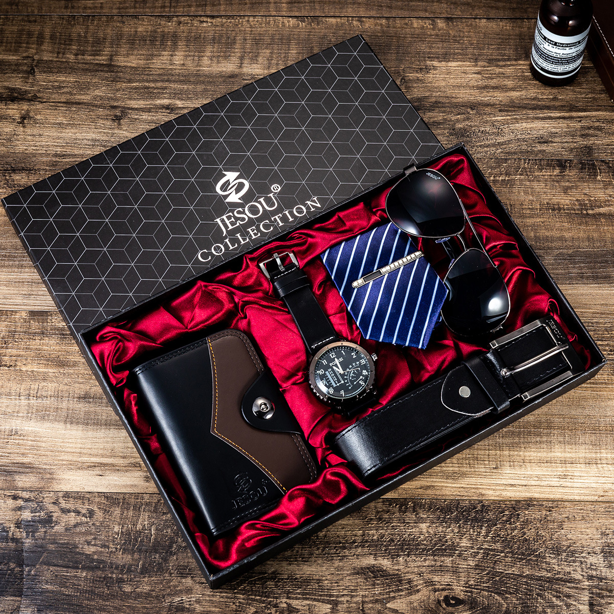 megastore571's tweet photo. Perfektes Weihnachtsgeschenk für Deinen Liebsten 🕴️📷

Uhr, Gürtel, Krawatte, Brieftasche, Anzug
Exquisite Verpackung, Einfache Eleganz

#Herrenmode #GeschenkFürMänner #Weihnachtsgeschenk

📷https://t.co/cNyMAl80zC https://t.co/1WnhQCjfhm