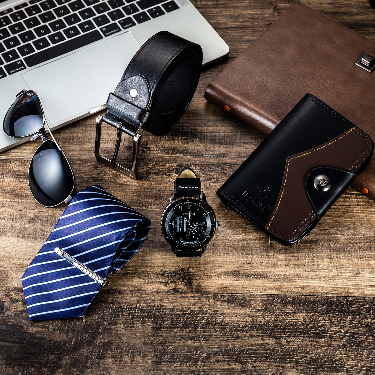 megastore571's tweet photo. Perfektes Weihnachtsgeschenk für Deinen Liebsten 🕴️📷

Uhr, Gürtel, Krawatte, Brieftasche, Anzug
Exquisite Verpackung, Einfache Eleganz

#Herrenmode #GeschenkFürMänner #Weihnachtsgeschenk

📷https://t.co/cNyMAl80zC https://t.co/1WnhQCjfhm