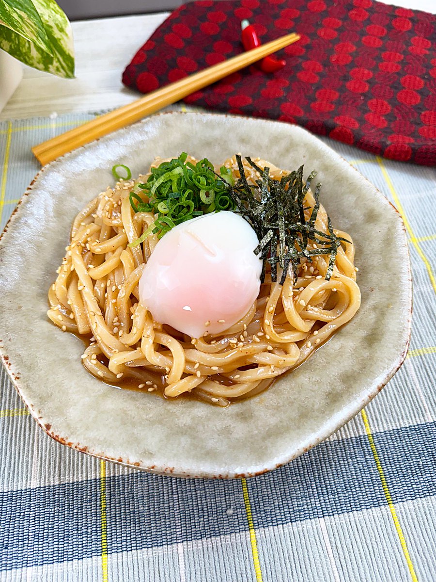 hamagohan_r's tweet photo. 箸が止まらない最強に美味い絶品うどんレシピが完成しました！
にんにくの風味がたまらない逸品を是非！ https://t.co/RhrH1kcyZW