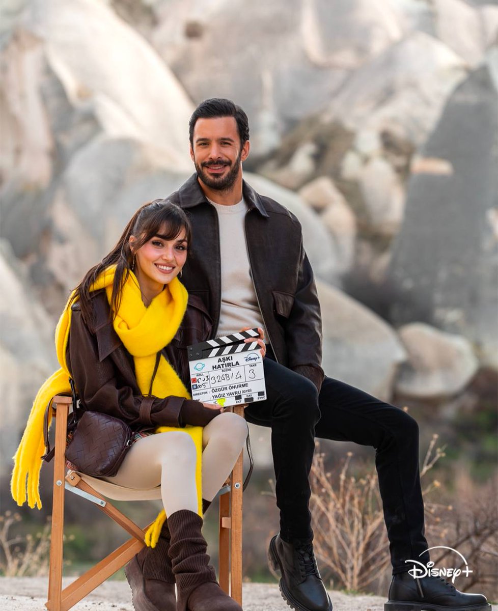 KbAskbitti's tweet photo. Al fin la esperada claqueta 🎬 suerte y éxito🧿♾️ #Rimender #HandeErçel #BarışArduç #AşkıHatırla https://t.co/vO3nR4OB16