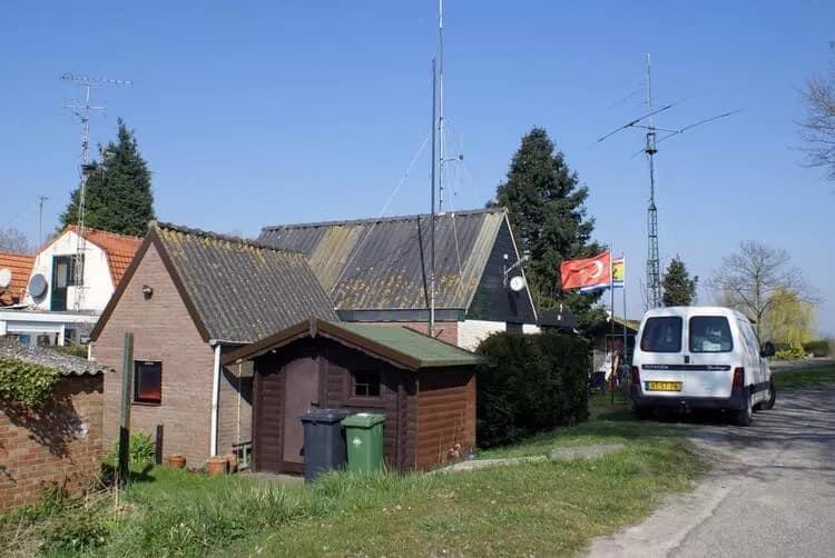 Hollanda’daki Turkeye köy adı konusunda bir kaç tane hikaye vardır:
-Osmanlı devleti ile Hollanda arasındaki ilişkilerden gelmektedir. Ancak, İsmin yaşına bağlı olarak garip bir anakronizm olabilir, çünkü Osmanlılar İmparatorluğuna hiçbir zaman kendi devletleri +++