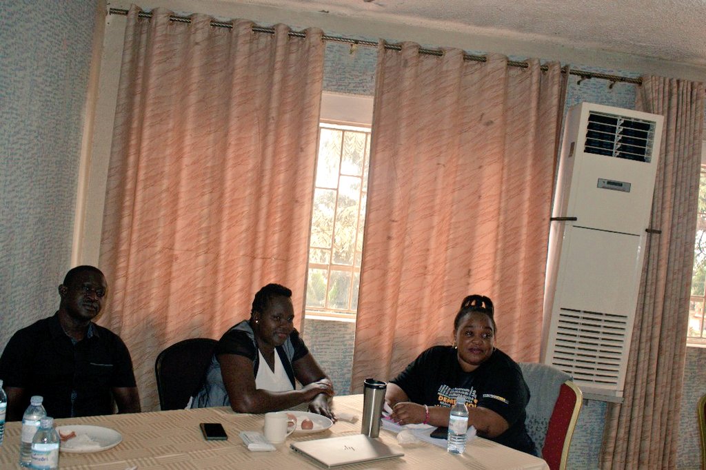 Reachoutmbuya's tweet photo. As ROM, we are forever grateful and pleased to collaborate with @MakeStrongMinds to ensure effective implementation. We hope to achieve seamless integration of mental health into the USAID/OVC Kampala Activity- Akello Brenda, Rubaga Division Coordinator.
#OVCKampalaActivity https://t.co/z5jhP8ANwc