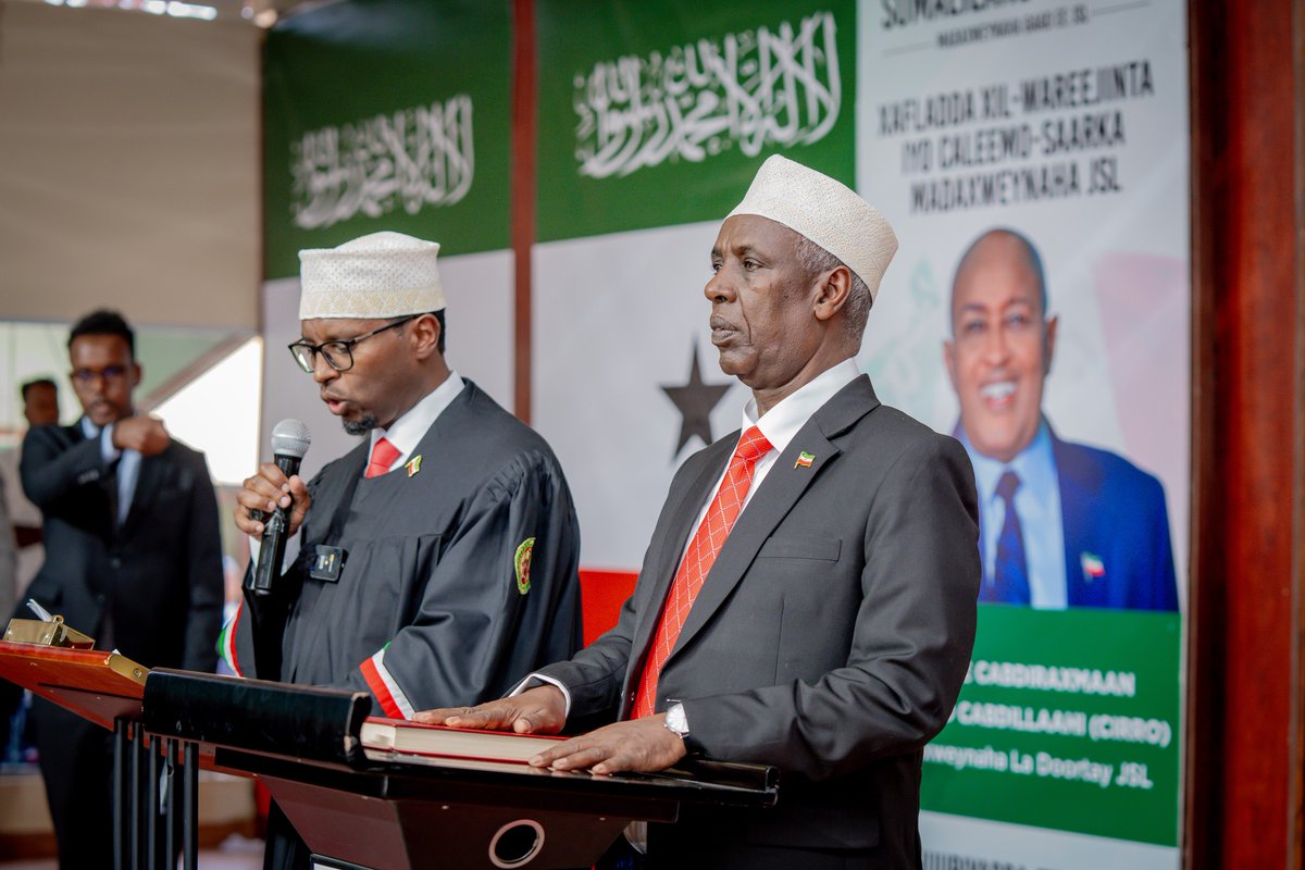 His Excellency the President of the Republic of Somaliland, Abdirahman Mohamed Abdullahi' Cirro' and His Excellency the Vice President Mohamed Ali Aw Abdi  have officially taken the oath of office, marking a new era for Somaliland's leadership. 
#Somaliland