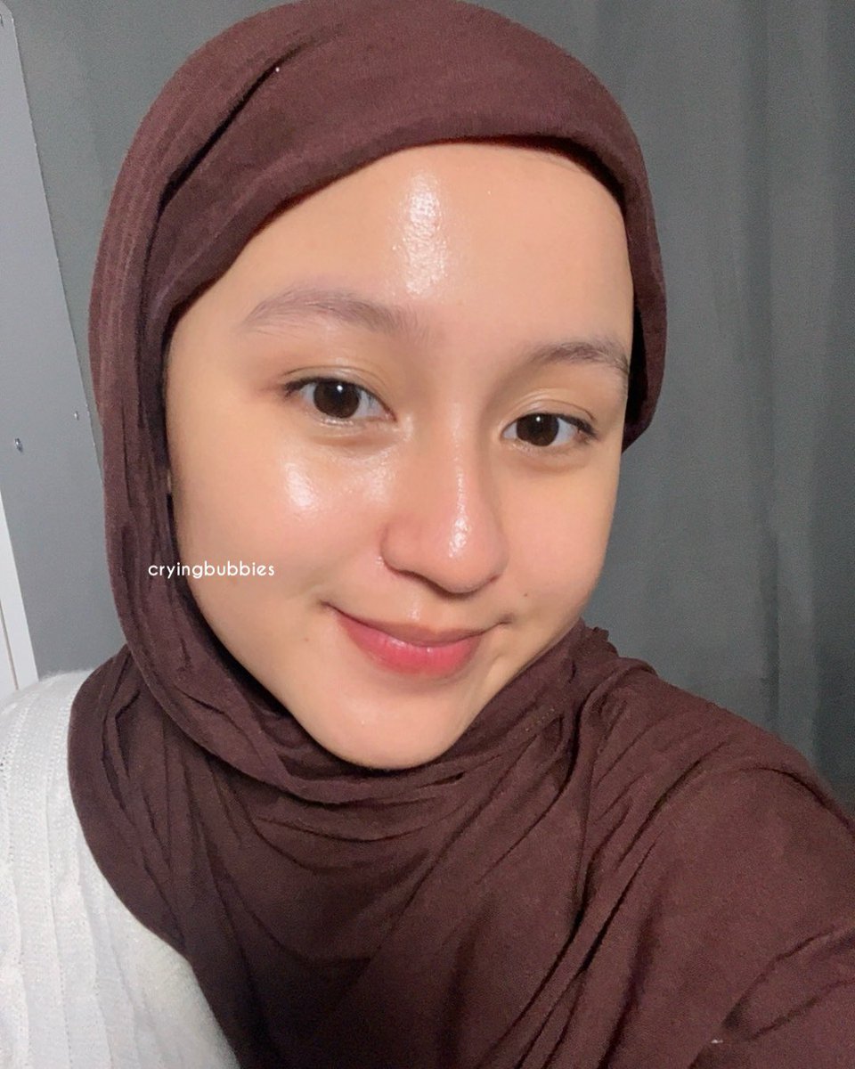 ternyata rajin pake toner tuh bisa nyerahin ya?

seneng banget kulit jadi cerahan gara2 rajin pakai 2 combo ini✨👀