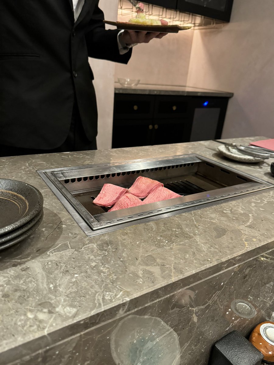 Voiceさんとニアさんと焼肉🍖にく