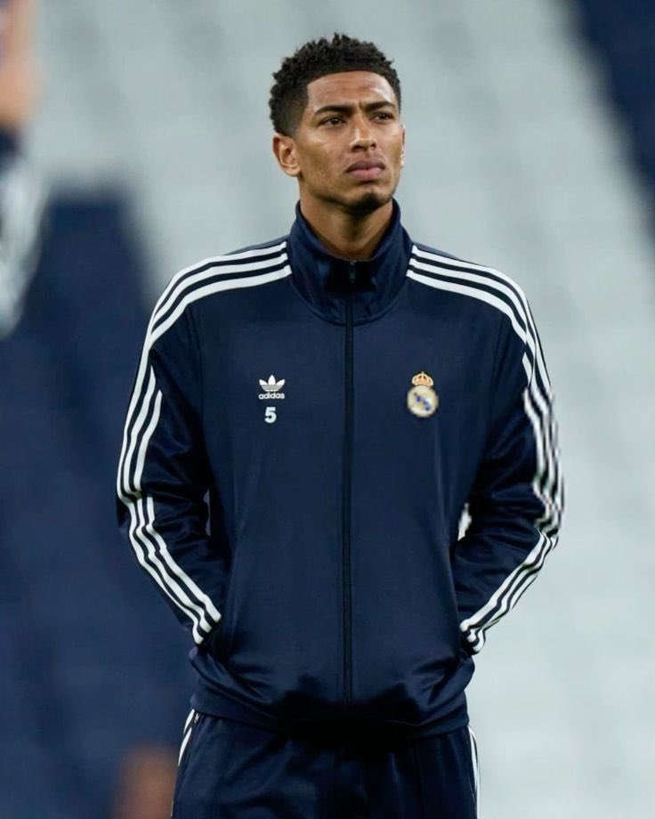 HOMEOFJERSERY's tweet photo. *Luxury New Real Madrid Tracksuits now available in store 🏬 
 *Size L-2xl🏷️ 🏷️
*delivery worldwide https://t.co/eqYDn9TTn7