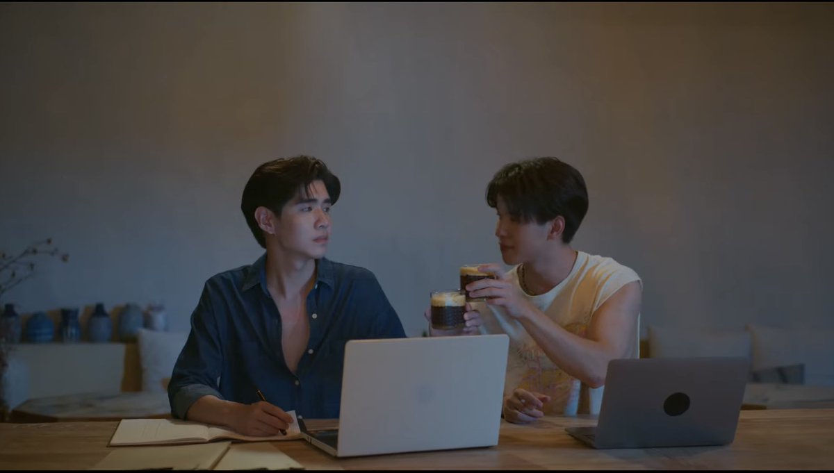 Kanommkkk's tweet photo. เทอออ เค้าชอบกัน ชั้นอยากเป็นนักเขียนนิยายละ #กอล์ฟปี #TheRenovationSeries #สร้างใหม่หัวใจรัก #MojoProject #ซีรีส์วาย https://t.co/fGuRE0u64c