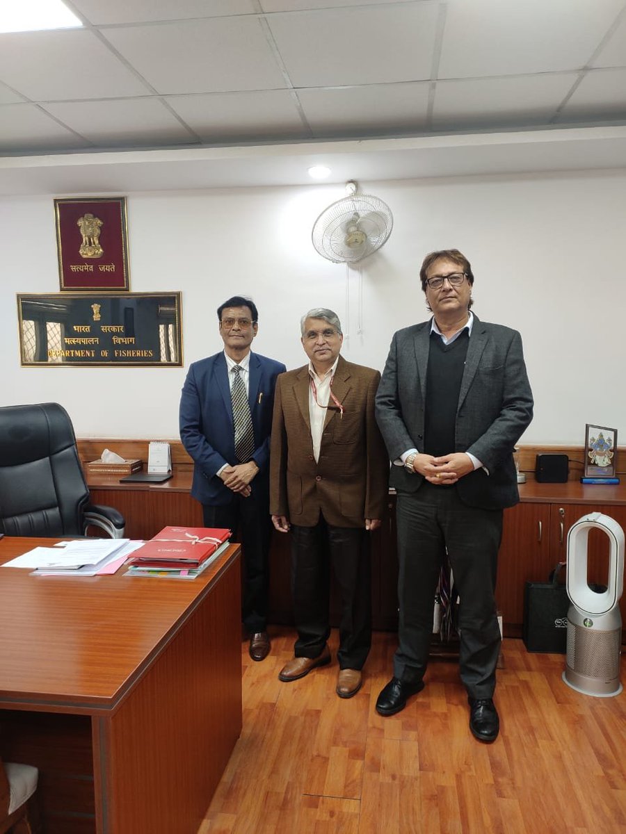 #Krishi #Bhavan Visit

#CLFMA OF INDIA, Chairman Mr. Divya Kumar Gulati met Shri. Sagar Mehra, Joint Secretary (#Inland #Fisheries), GOI to discuss industry related issues and introduce Commander S. Jaikumar, Retd. Indian Navy, who has joined CLFMA OF INDIA as Executive Director