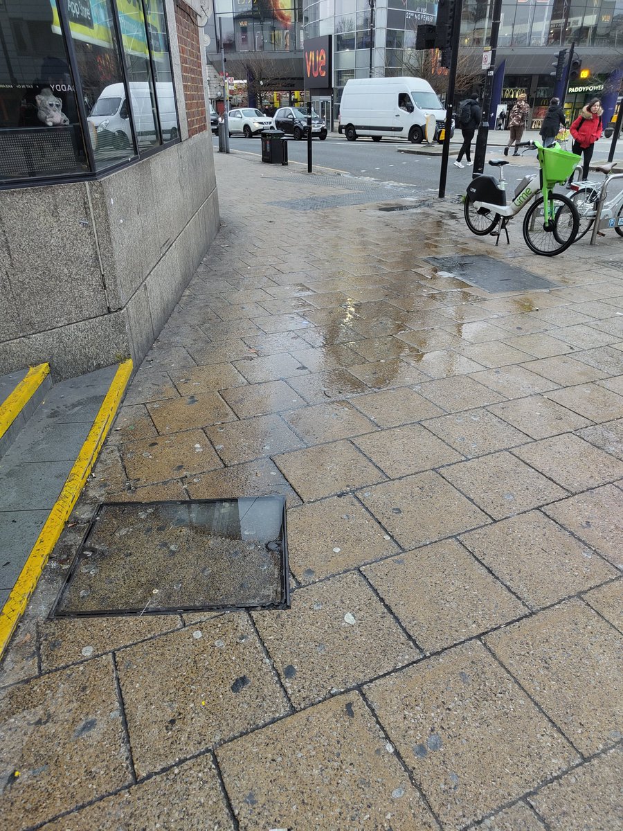 chrisyork86's tweet photo. This is raw sewage @haringeycouncil , this is toxic. Do something about it, it's been months now! https://t.co/DgqQ1s7qM3