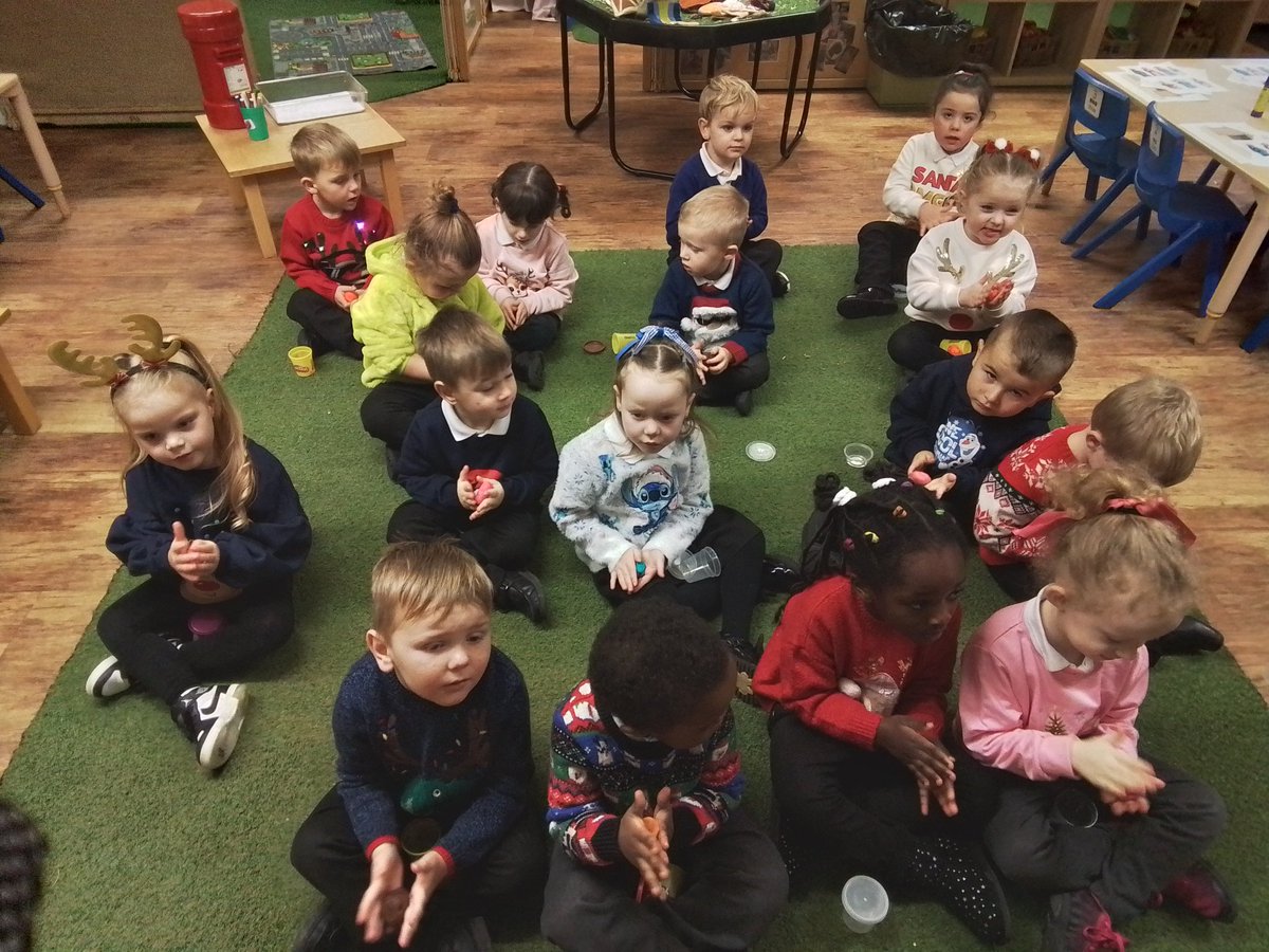 Dough disco wearing our #ChristmasJumperDay2024  🎄💙 <a href="/DeltaTheParks/">The Parks Academy</a>