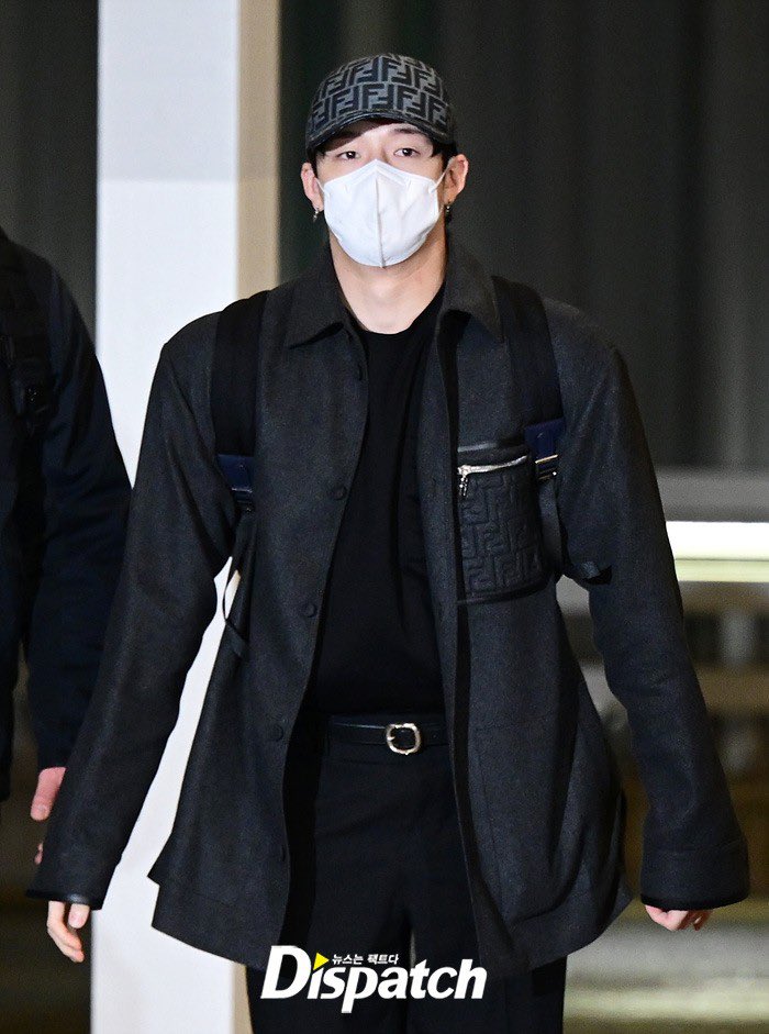 yslcheol's tweet photo. #StrayKids flying to thailand press photos ✈️ https://t.co/aE7oUlgric