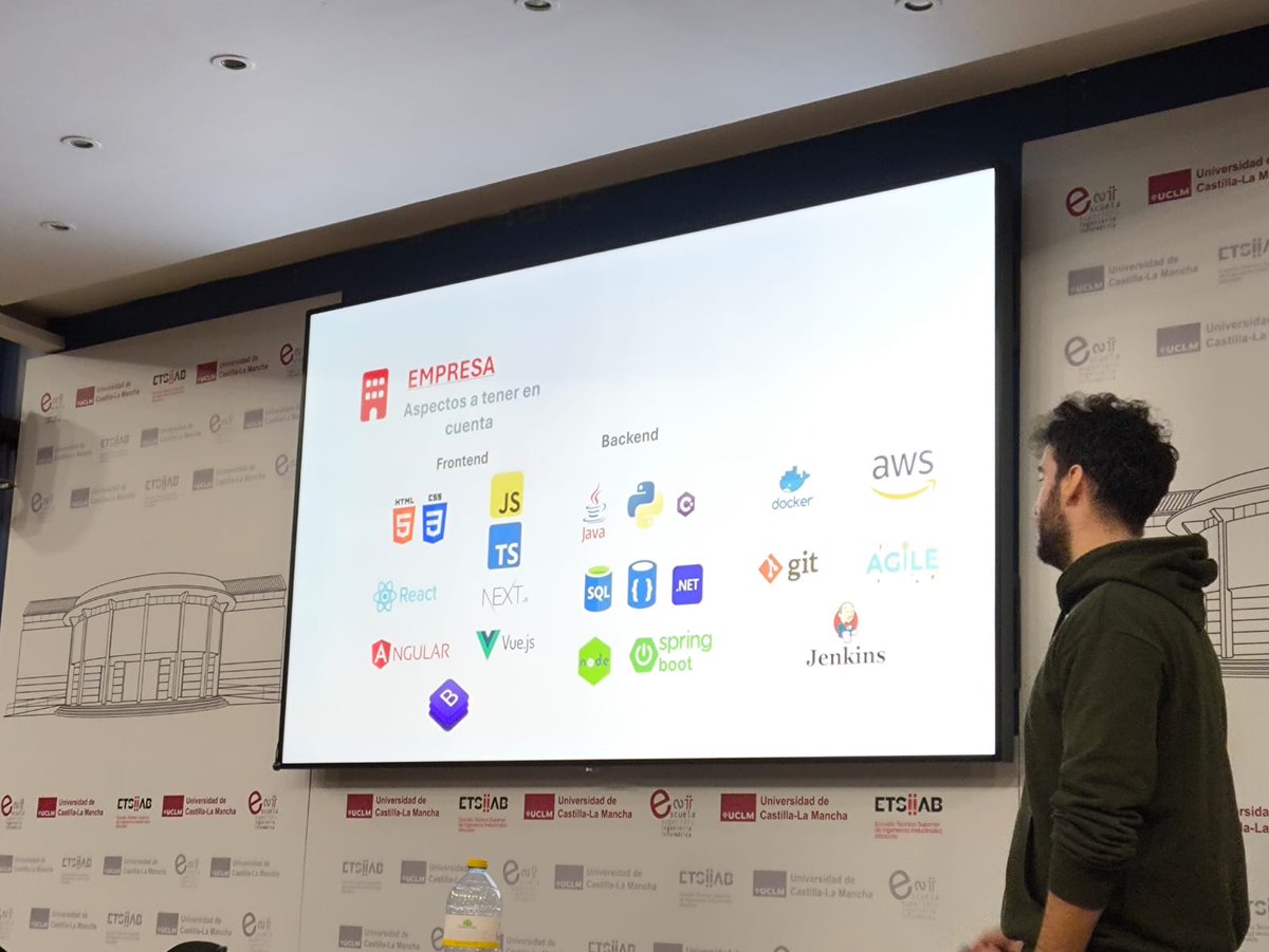 paberlo's tweet photo. Ayer tuvimos la charla anual de exalumnos de @esiiab . Muchísimas gracias a @vperezpiqueras, Víctor Gómez y Jesús Pérez. Nuestros estudiantes ya me han hecho llegar su agradecimiento por vuestra guía y consejos utilísimos. Gracias! https://t.co/WS8oL2iDxa