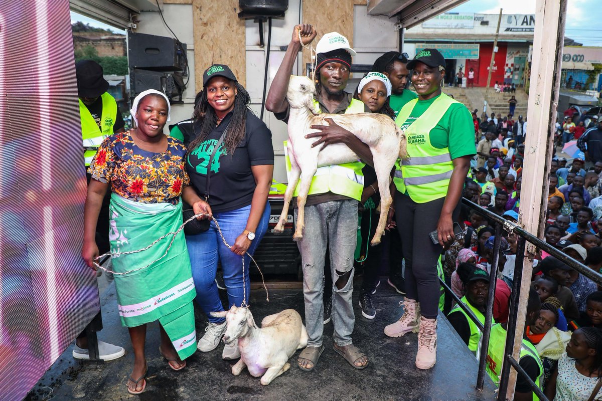 Watuu!! Unajua hii  jamuhuri day <a href="/SafaricomPLC/">Safaricom PLC</a> caravan watakuwa coast spreading cheer. Gifts ni kibao Kama vile mbuzi, kuku,credo n many more .<a href="/iposiku12/">Gatimbi</a> <a href="/Disembe/">D I K E M B E</a> fika tufurahie na kushinda gifts pamoja. #SambazaFurahaNaSafaricom